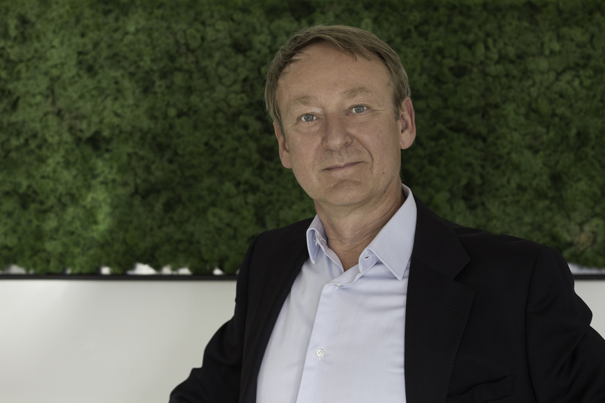Dietmar Kanitz, Geschäftsführer der Eclisse Deutschland GmbH freut sich über die Auszeichnung der Eclisse 40 Collection.