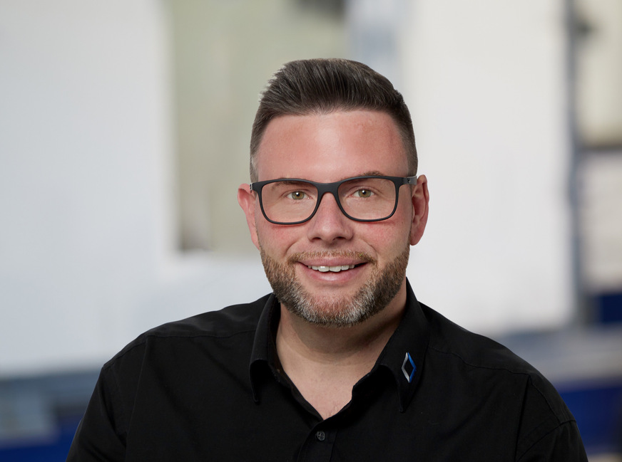 Alexander Dupp ist u.a. öbuv. Sachverständiger, Security Engineer, Konstrukteur/ Prüfer für einbruch- und beschusshemmende Bauteile und führt ein Sachverständigenbüro mit Stand­orten in Girod/Westerwald und auf Sylt.