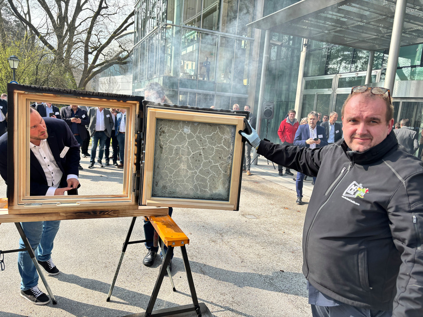 Mike Beelitz von MB Fensterbau in Salzburg beim FTT der Holzforschung Austria.