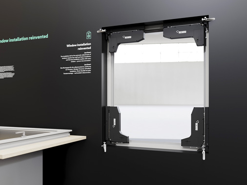 JustSmart ist das neue Montagetool für die vollautomatische Fensterjustierung. - © Rehau
