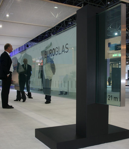 Euroglas stellte einen 21 m langen Glasträger vor. - Matthias Rehberger, GLASWELT - © Matthias Rehberger, GLASWELT
