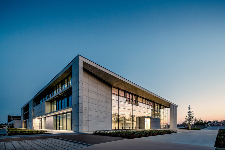 Der Solarlux Campus wurde für seine hohe architektonische Qualität ausgezeichnet. - Solarlux GmbH - © Solarlux GmbH
