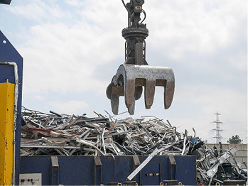 Im Hydro-Recycling-Werk in Dormagen können jährlich bis zu 36.000 t Alu-Schrott aufbereitet werden. - Matthias Rehberger / GLASWELT - © Matthias Rehberger / GLASWELT
