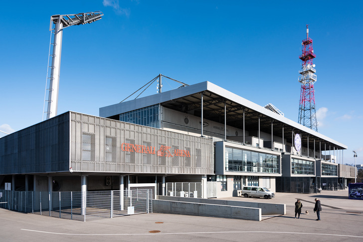 Das Fußballstadion Generali Arena am Laaer Berg im Wiener Bezirk Favoriten ist das Heimstadion der Bundesligisten FK Austria Wien. - © Domoferm / pictureworks, Bernhard Schober
