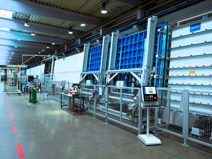 Vor kurzem wurde bei AGC Interpane in Plattling eine Glaston Jumbo XXL Flex Isolierglas-Linie in Betrieb genommen, welche die automatische Produktion von ISO-Einheiten bis 3,30 x 6,00 m ermöglicht. - © Glaston