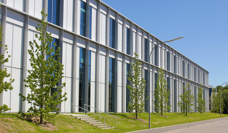 Die Fassade des Campus Kolding wurde mit Linit-Fassadenelementen ausgestattet. - © Foto: Linzmeier Bauelemente GmbH