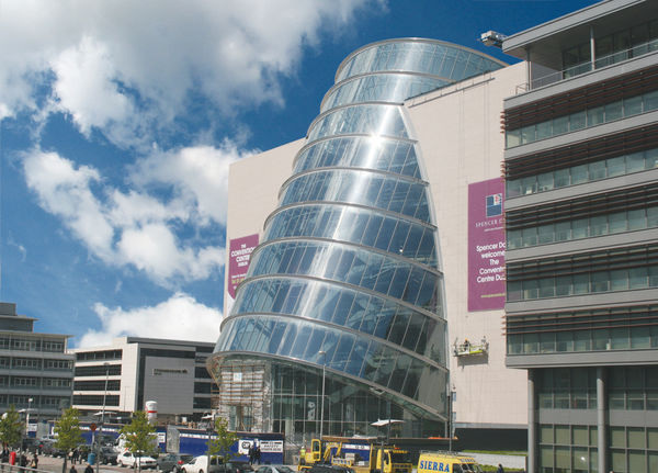 Das Convention Center in Dublin im Bereich des Spencer Docks am River Liffey.