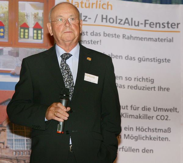 Heinz Blumenstein, Geschäftsführendes Vorstandsmitglied im Bundesverband ProHolzfenster e.V. - © Daniel Mund / glaswelt.de
